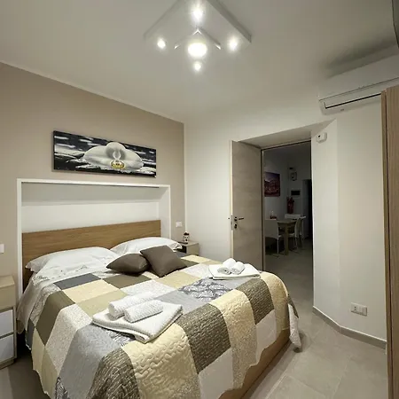 A Little Modern House-2